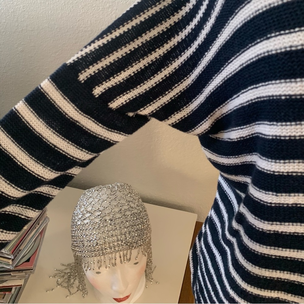 VINCE Navy and White Striped 100% Linen V-Neck Sweater. Longsleeved. Size M. - Picture 4 of 7